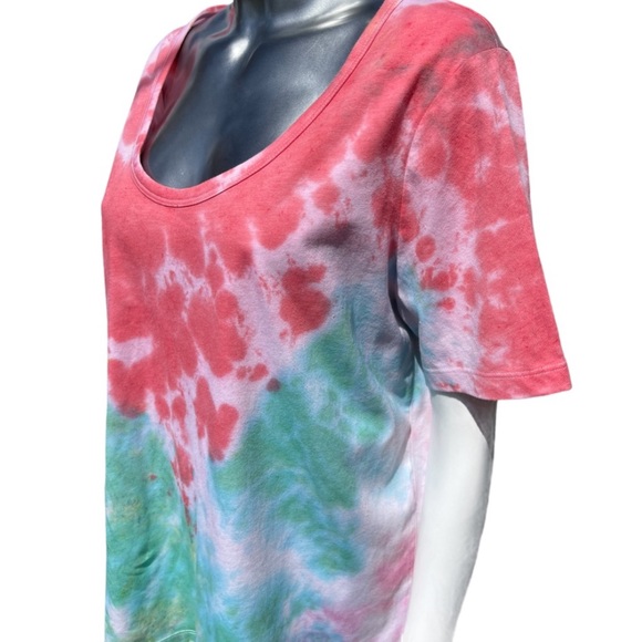 Tie Dye T-Shirt Hand Dyed Upcycled T-Shirt Coral - Picture 3 of 5